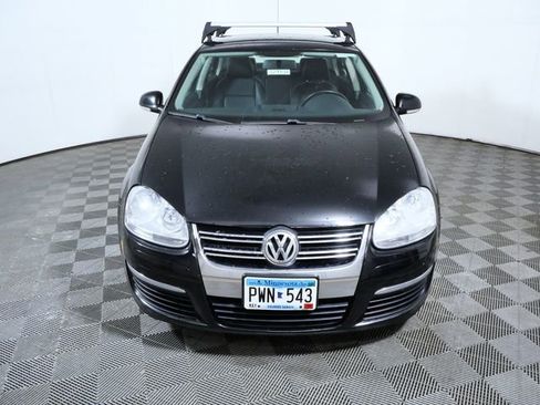 Used 2010 Volkswagen Jetta Limited Edition image 3