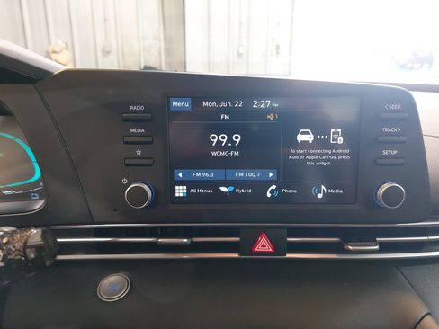 Certified 2025 Hyundai Elantra Hybrid FWD image 23