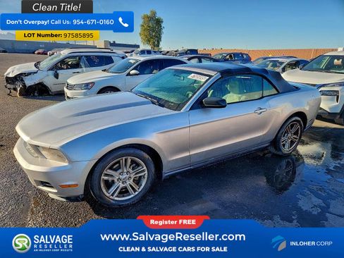 Used 2010 Ford Mustang Convertible image 1
