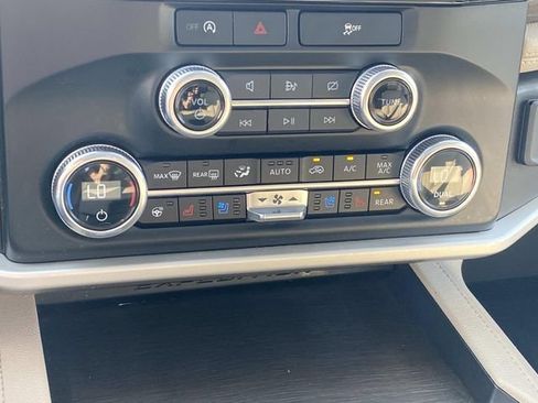 Certified 2024 Ford Expedition Limited image 28