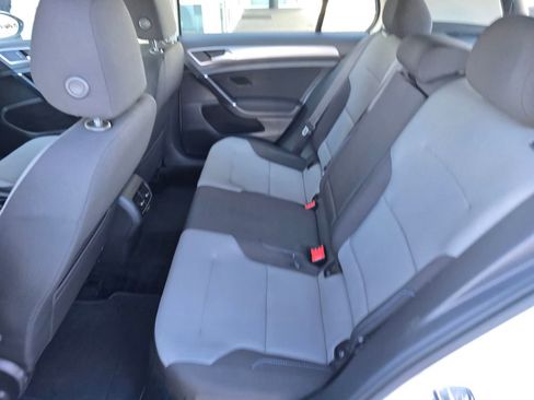 Used 2016 Volkswagen e-Golf SE w/ DC Fast Charging Package image 10