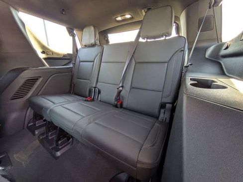 Used 2025 Chevrolet Tahoe High Country image 17