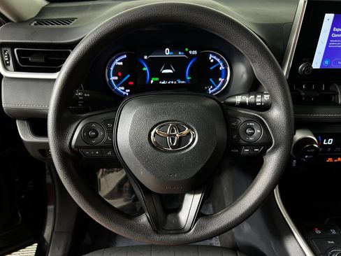 Certified 2025 Toyota RAV4 XLE AWD/4WD image 15