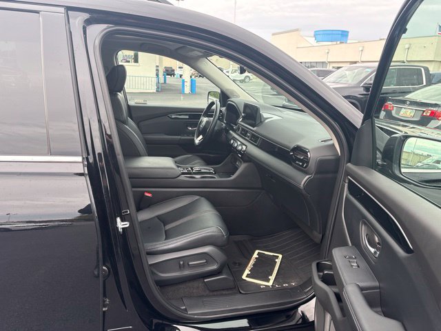 Used 2023 Honda Pilot Touring image 12