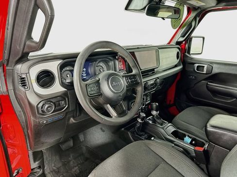 Used 2024 Jeep Wrangler Unlimited AWD/4WD image 19