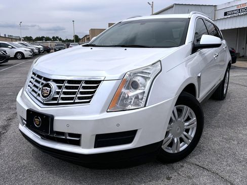 Used 2016 Cadillac SRX Luxury FWD image 3