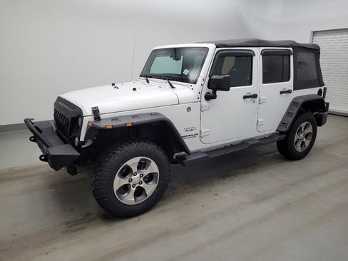 Used 2016 Jeep Wrangler Unlimited Sahara w/ Connectivity Group image 2