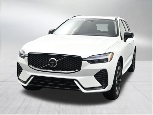 New 2026 Volvo XC60 B5 Plus w/ Protection Package Premier AWD/4WD image 8