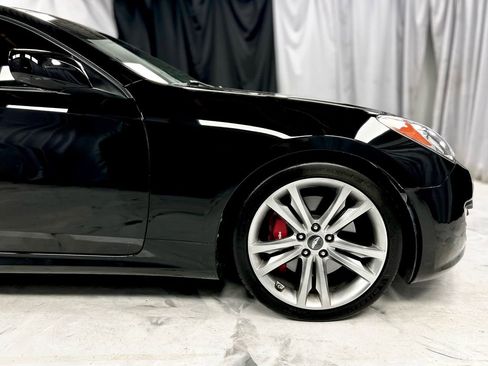 Used 2011 Hyundai Genesis 3.8 image 13