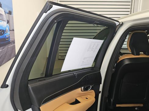 Certified 2022 Volvo XC90 T6 Inscription w/ Advanced Package image 12