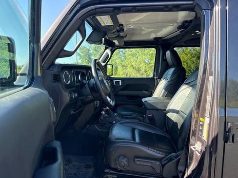 Used 2020 Jeep Gladiator Overland AWD/4WD image 9