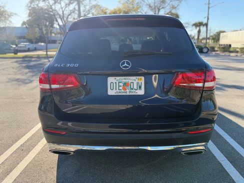 Used 2016 Mercedes-Benz GLC 300 GLC 300 Sport Utility 4D image 9