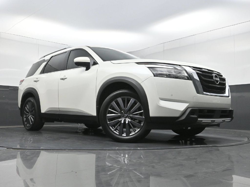 Used 2024 Nissan Pathfinder SL w/ SL Premium Package FWD image 27