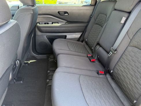 Used 2025 Nissan Pathfinder SV FWD image 31