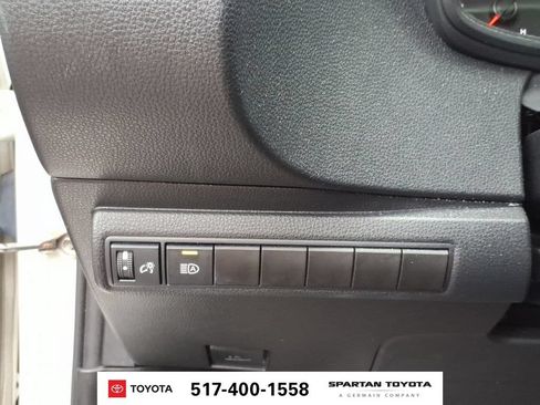 Used 2020 Toyota Corolla SE FWD image 15