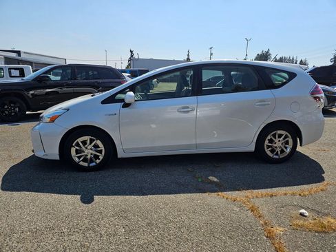 Used 2015 Toyota Prius V Two FWD image 4