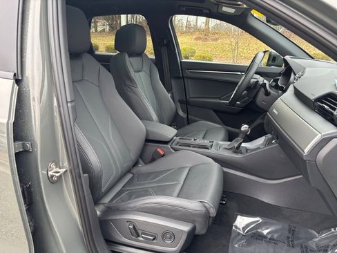 Certified 2025 Audi Q3 2.0T Premium w/ Convenience Package image 28