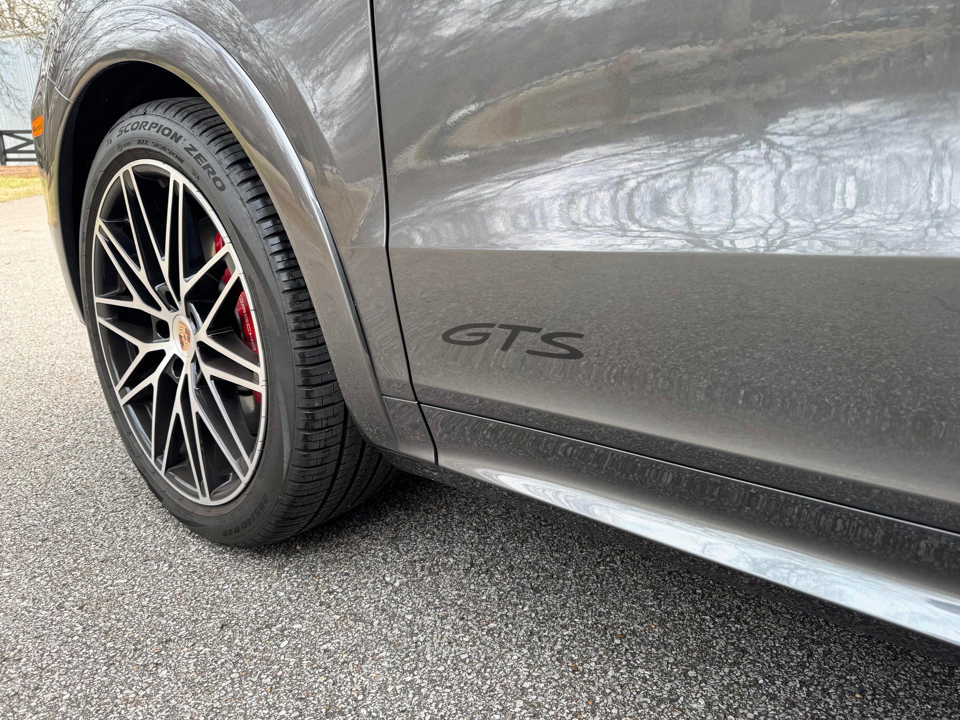 Used 2025 Porsche Cayenne GTS AWD/4WD image 24
