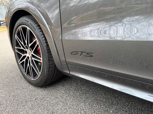 Used 2025 Porsche Cayenne GTS AWD/4WD image 24