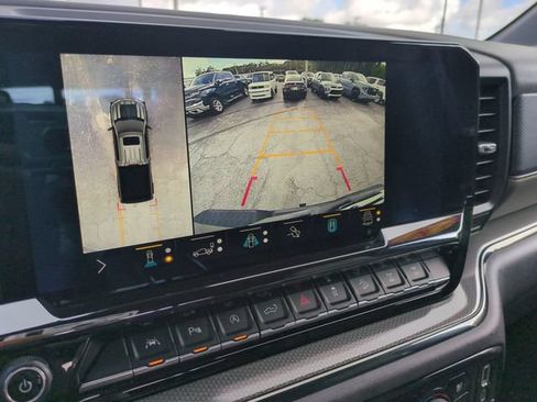Used 2022 Chevrolet Silverado 1500 ZR2 w/ Technology Package AWD/4WD image 25