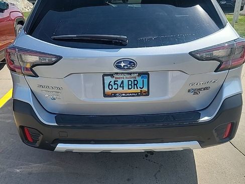 Used 2022 Subaru Outback Limited AWD/4WD image 5