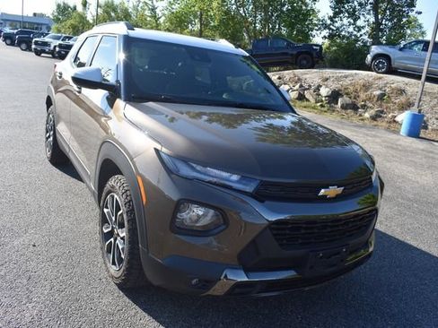 Used 2021 Chevrolet TrailBlazer ACTIV w/ Sun and Liftgate Package AWD/4WD image 9