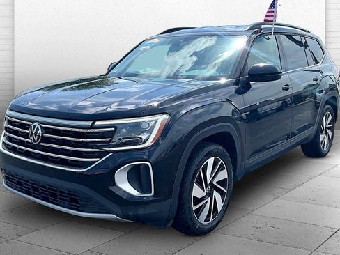 Used 2025 Volkswagen Atlas SE AWD/4WD image 13