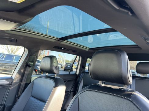 Used 2024 Volkswagen Tiguan SE R-Line image 23