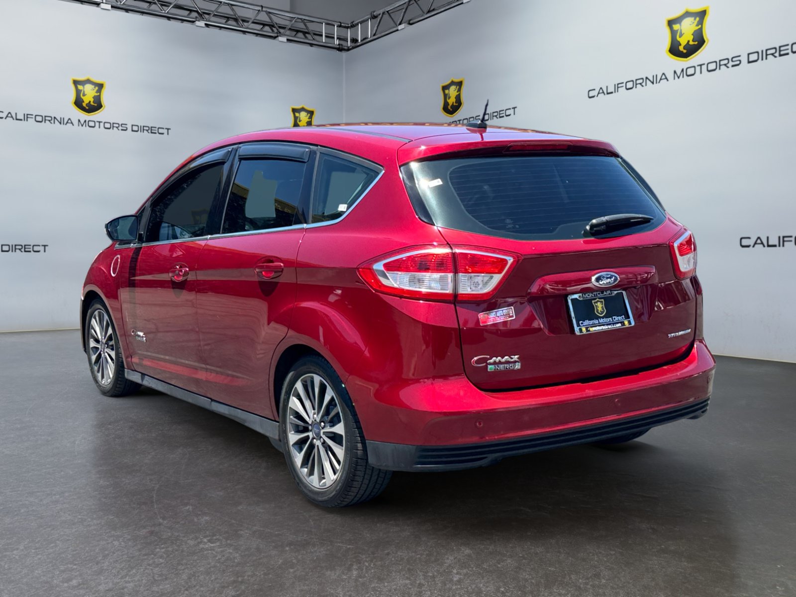Used 2017 Ford C-MAX Energi Titanium FWD image 3