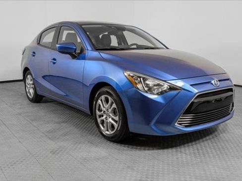Used 2016 Scion iA FWD image 9