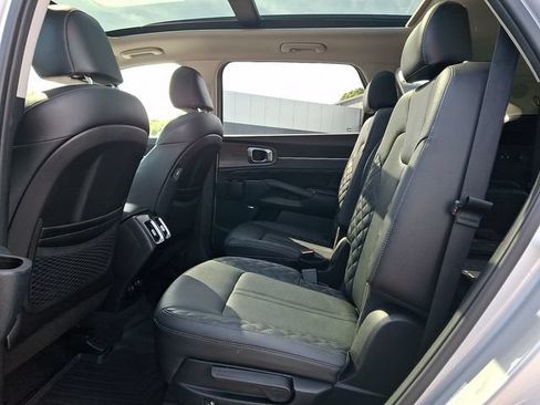 Used 2022 Kia Sorento SX Prestige AWD/4WD image 11