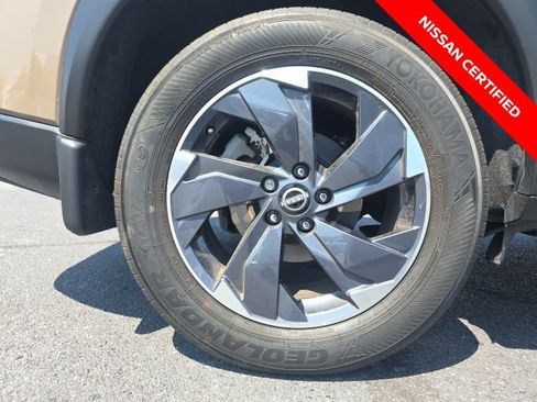 Certified 2024 Nissan Rogue SV w/ SV Premium Package AWD/4WD image 12