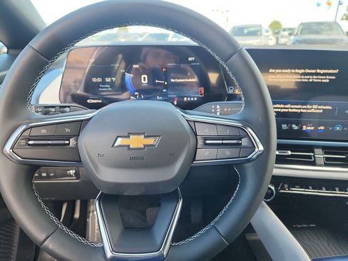 New 2026 Chevrolet Equinox EV LT image 18