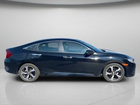 Used 2016 Honda Civic Touring image 6