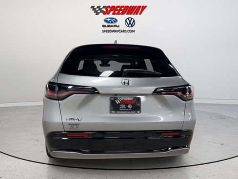 Used 2025 Honda HR-V EX-L image 8