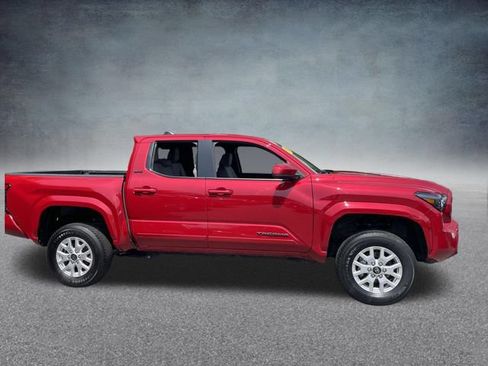 Used 2025 Toyota Tacoma SR5 AWD/4WD image 5