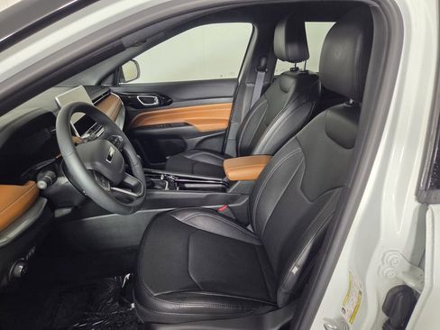 Certified 2025 Jeep Compass Limited w/ Elite Group image 11