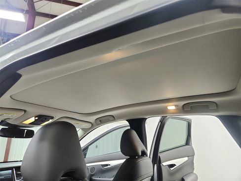 Used 2021 INFINITI QX50 Luxe image 21