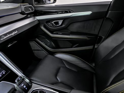 Used 2019 Lamborghini Urus AWD/4WD image 37