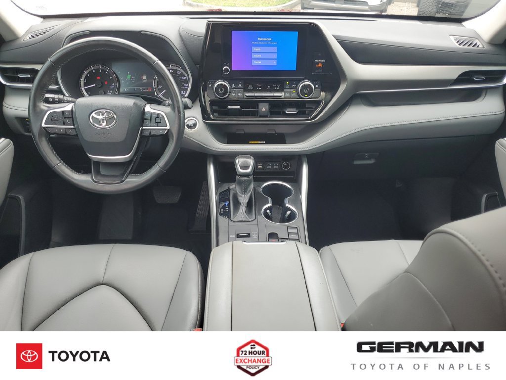 Used 2024 Toyota Highlander XLE FWD image 18