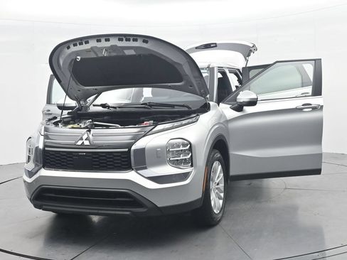 Used 2025 Mitsubishi Outlander ES AWD/4WD image 50