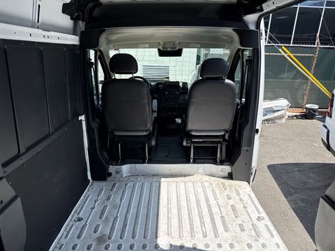 Used 2024 RAM ProMaster 2500 w/ Convenience Group FWD image 24