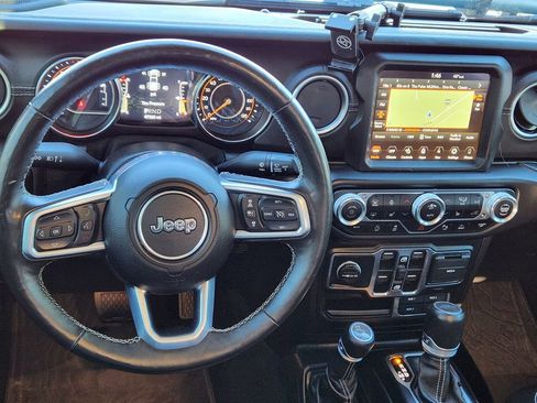 Used 2020 Jeep Gladiator Overland image 16