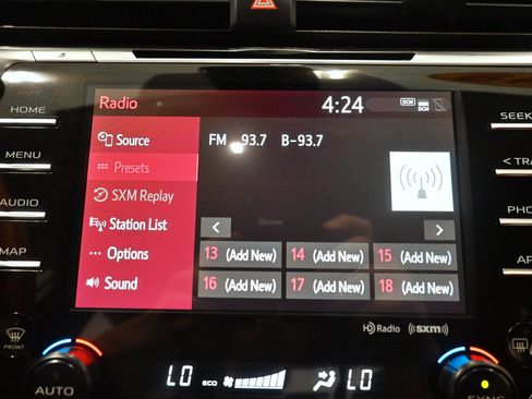 Used 2019 Toyota Camry XSE FWD image 12