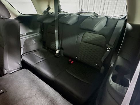 Used 2025 Nissan Pathfinder SV FWD image 28