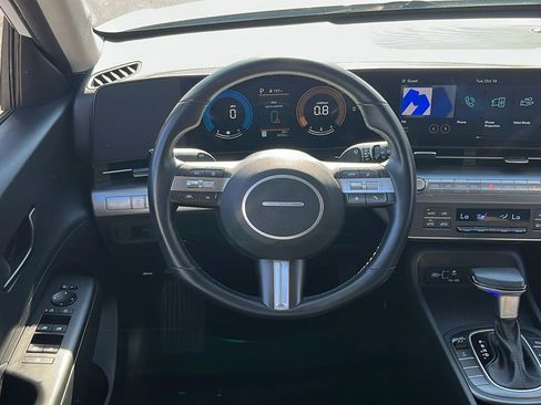 Used 2025 Hyundai Kona SEL image 32