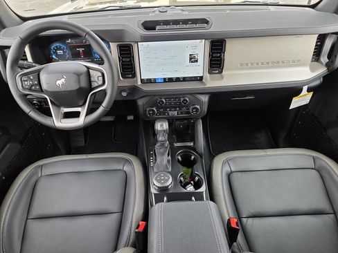 New 2026 Ford Bronco Outer Banks w/ Sasquatch Package AWD/4WD image 10