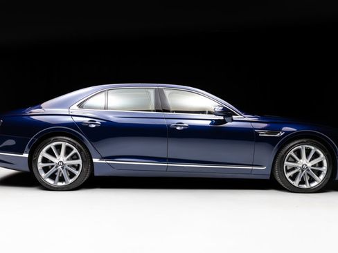 Used 2021 Bentley Flying Spur W12 image 26