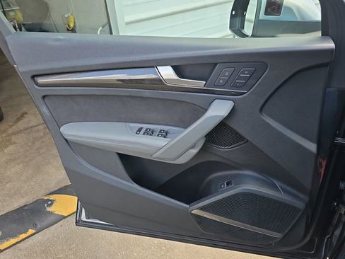 Used 2018 Audi SQ5 Premium Plus w/ S Sport Package image 27