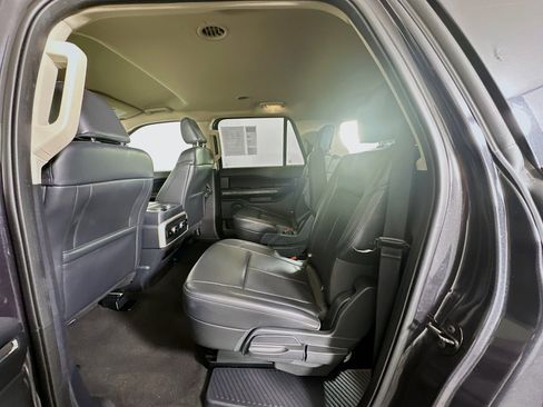Used 2024 Ford Expedition Max XLT image 28
